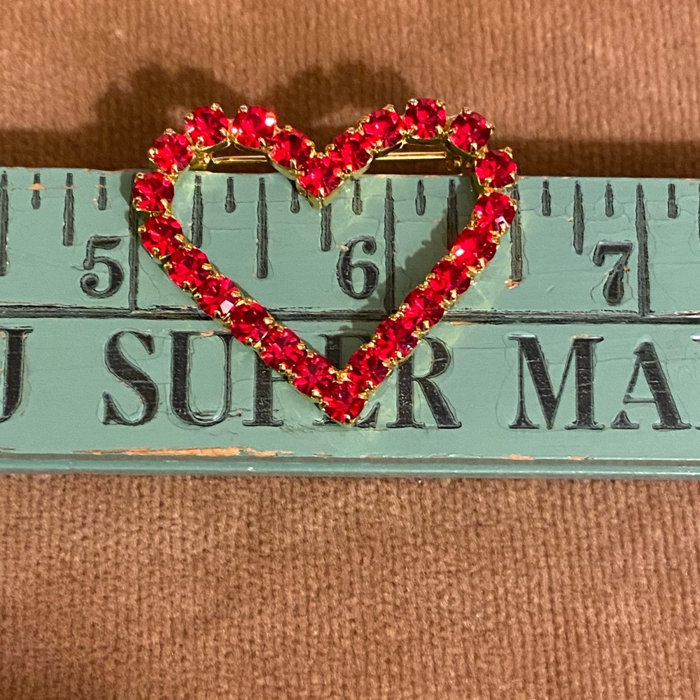 Vintage Red Rhinestone Heart Brooch - Picture 4 of 4